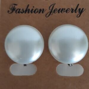 Vintage Ivory Pearl Button Clip-on Earrings